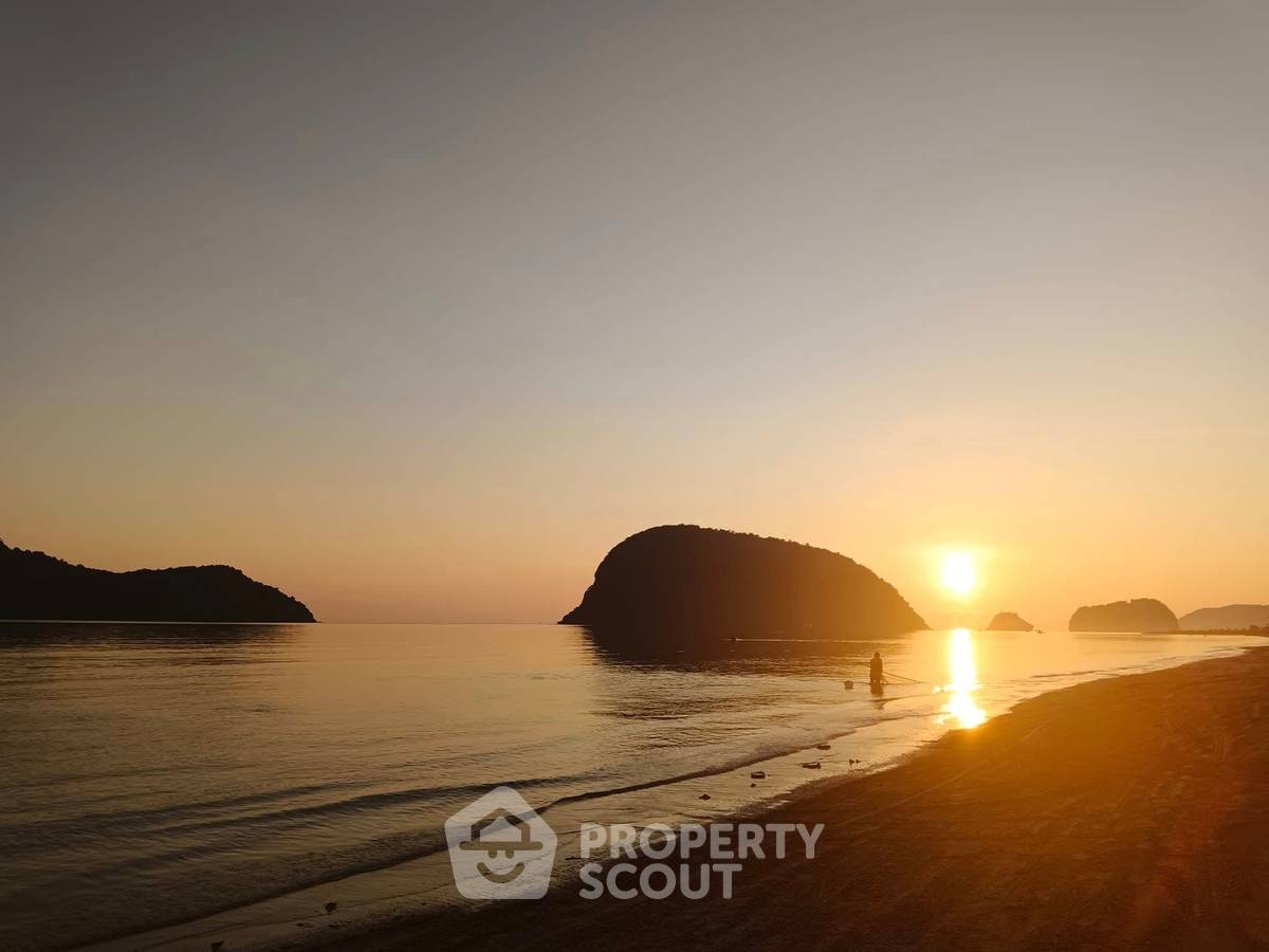 picture 10-BR Villa in Sam Roi Yot (ID 2511805) - 8/8