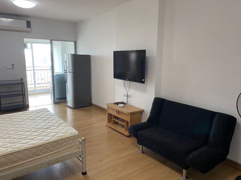 Airport link ramkhamhaeng 1.5 km. Price  12,000 Baht Condo Supalai Park Ekkamai - Thonglor ( Rental )