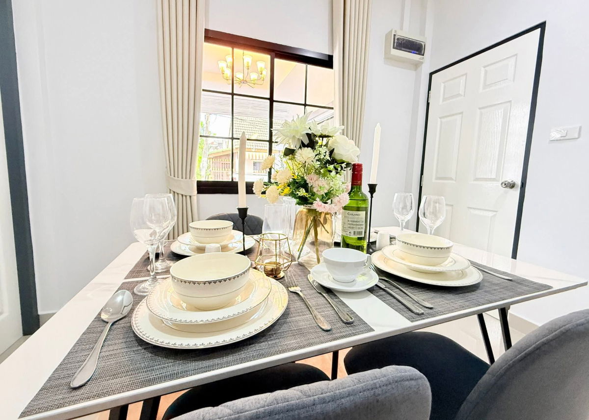 picture Affordable Detached House for Sale in Soi Boonsamphan, 41 Square Wah, 3beds 2bath - 37/42