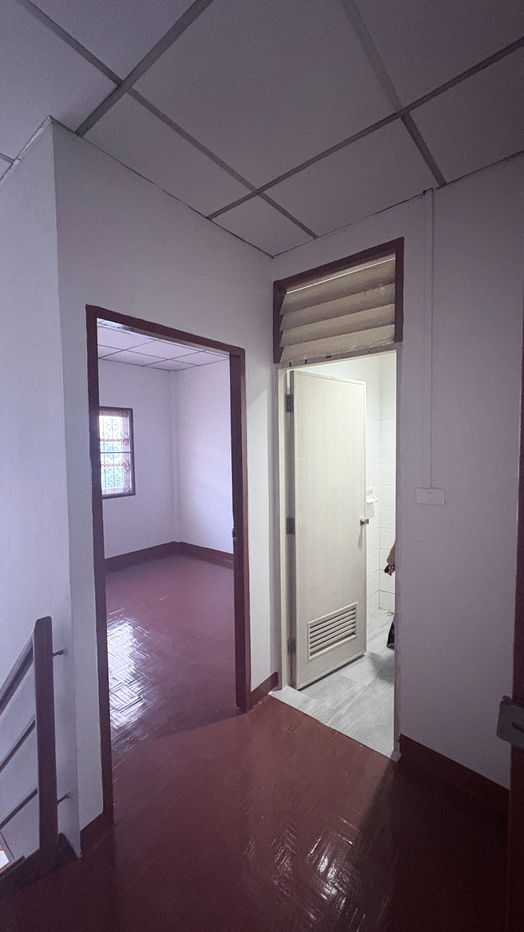 picture Townhouse for rent in Arunthorn Village, 7,500 THB/month. - 6/10