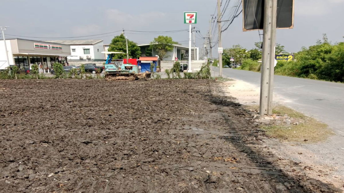 picture Land for long-term lease, 1 rai 16 wah (416 wah), next to a 7-Eleven and with road access on two sides. - 5/6