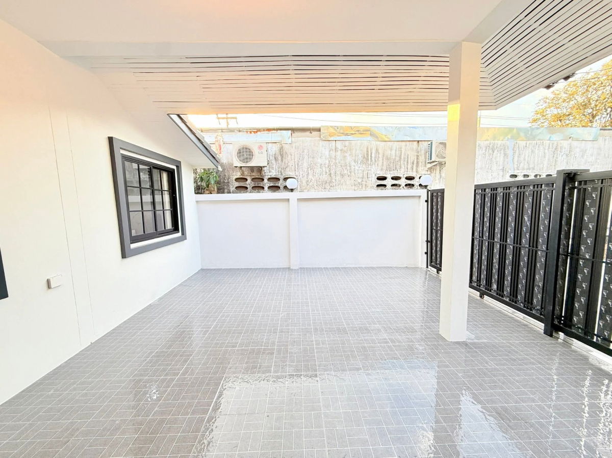 picture Affordable Detached House for Sale in Soi Boonsamphan, 41 Square Wah, 3beds 2bath - 6/42