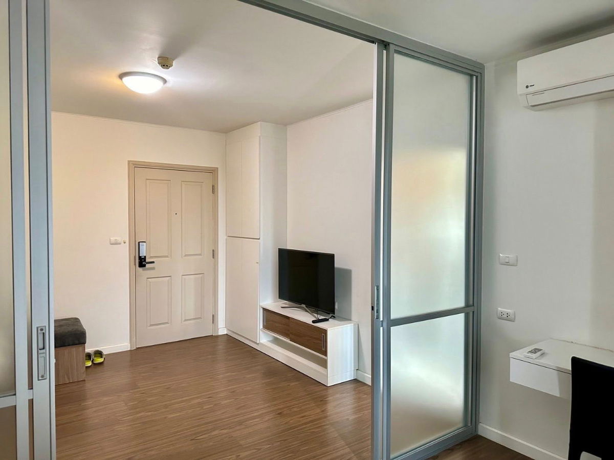 รูป ดีคอนโด นิม ติดเซ็นทรัลเฟส ห้องสวย วิวสระ พร้อมเข้าอยู่ เพียง 12,000 บ - รูปที่ 2/8