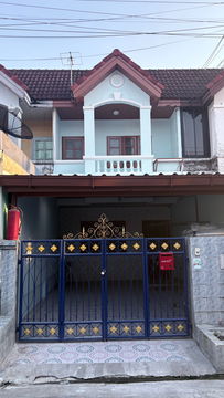 Townhouse for rent in Arunthorn Village, 7,500 THB/month.