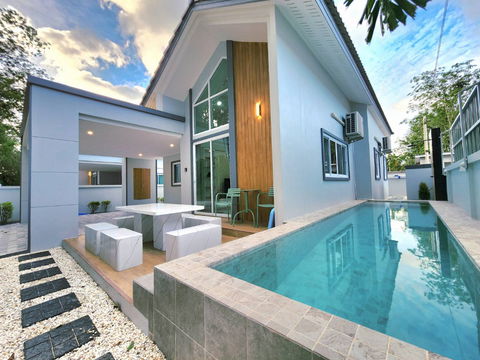 เเปิดจอง POOL VILLA 8 ยูนิต พื้นที่เยอะ ใกล้ มอ.หาดใหญ่ 3 ห้องนอน 2 ห้องน้ำ