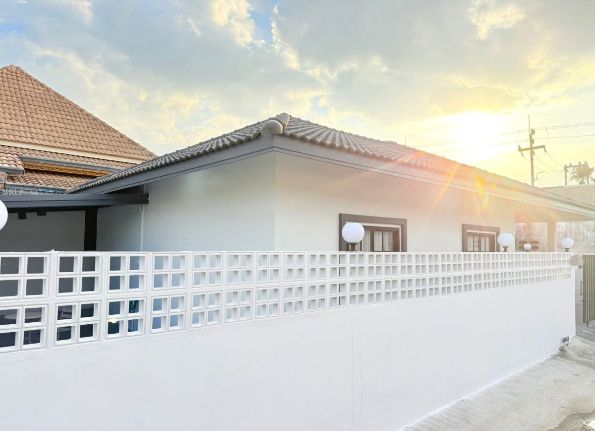 picture Affordable Detached House for Sale in Soi Boonsamphan, 41 Square Wah, 3beds 2bath - 3/42