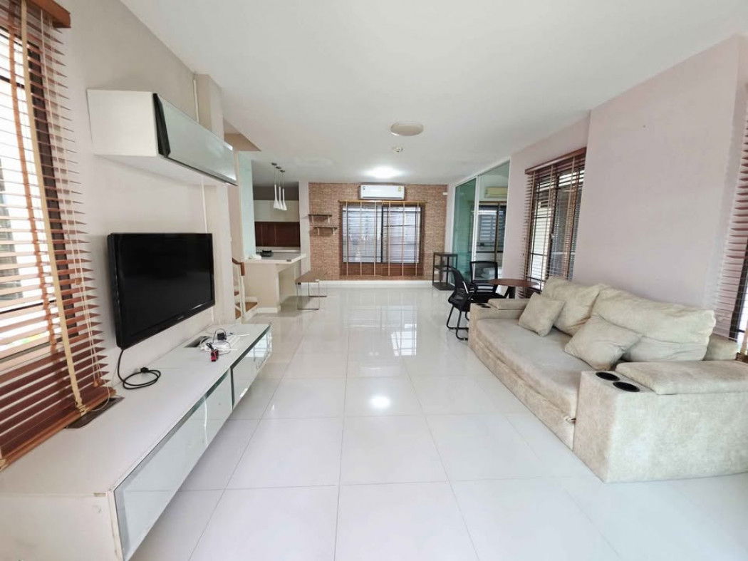 รูป ให้ เช่า บ้านเดี่ยว หมู่บ้านมัณฑนา เลค วัชรพล ไลน์ไอดี ✅ @ibx7531n - รูปที่ 3/12