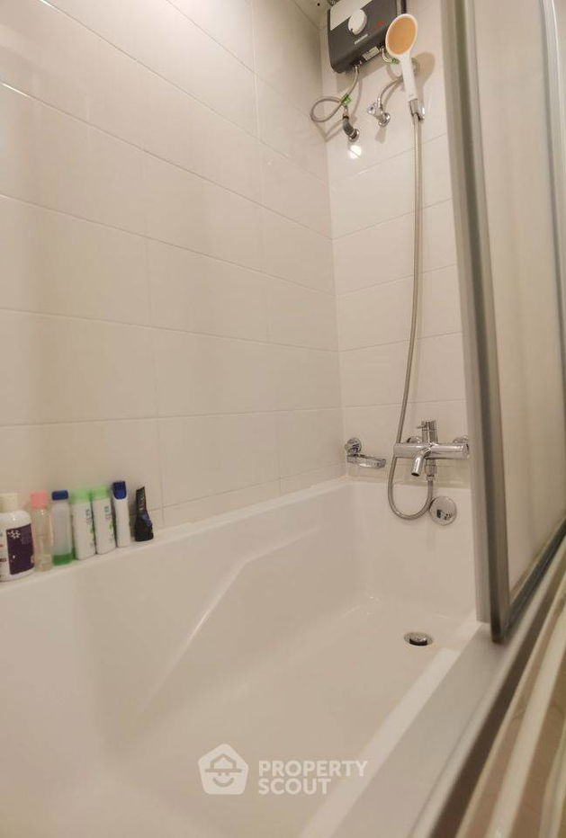 picture 1-BR Condo at Lumpini Place Rama 9–Ratchada near MRT Phra Ram 9 (ID 993285) - 1/12