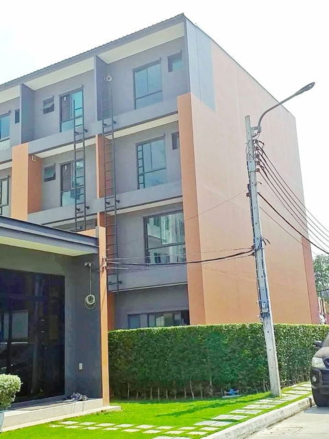 รูป ให้เช่าอาคาร 3.5 ชั้นหลังริม 28 ตร.วา.ถ.เพชรเกษม77-81 โฮมโปร เพชรเกษม 2.5 กม.350 ตร.ม. 5 นอน 3 น้ำ ตลาดอุ่นเรือน 1.1 กม. - รูปที่ 1/8