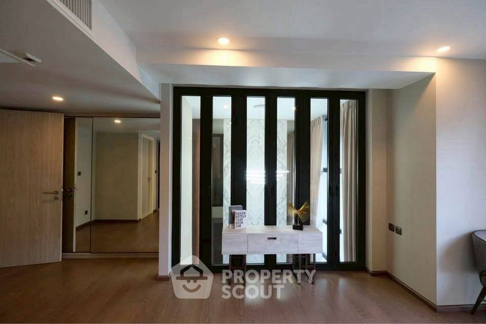 picture 2-BR Condo at Na Vara Residence near BTS Chit Lom (ID 2511281) - 6/8