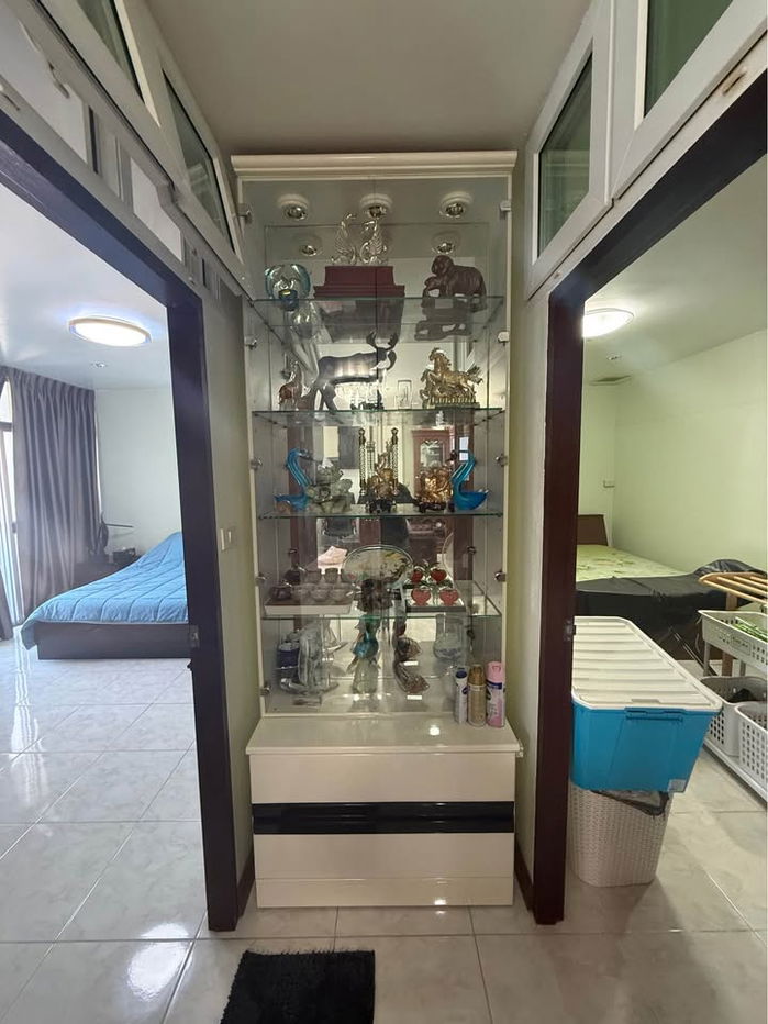 รูป ขายคอนโด 2 ห้องชุด พื้นที่ใช้สอยเยอะ แทบไม่มีใครมาอยู่ คุ้มคนซื้อ เพราะผมรวยอยู่ละ | อาคารไทยรงค์ ทาวเวอร์ สวนหลวง พัฒนาการ 36 - รูปที่ 1/11