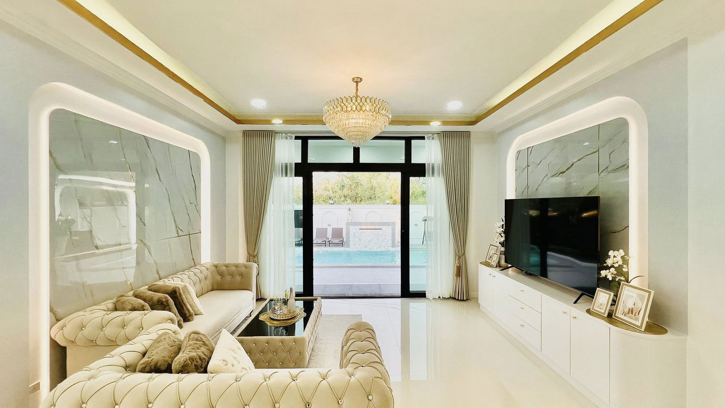 picture Modern Luxury Pool Villa for Sale – Mabprachan Area - 9/31