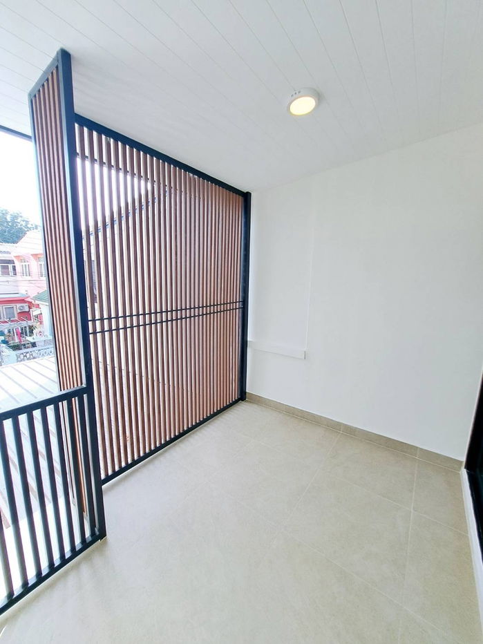 รูป ทาวน์เฮ้าส์หลังใหญ่ รีโนเวทใหม่ทั้งหลัง - รูปที่ 10/10