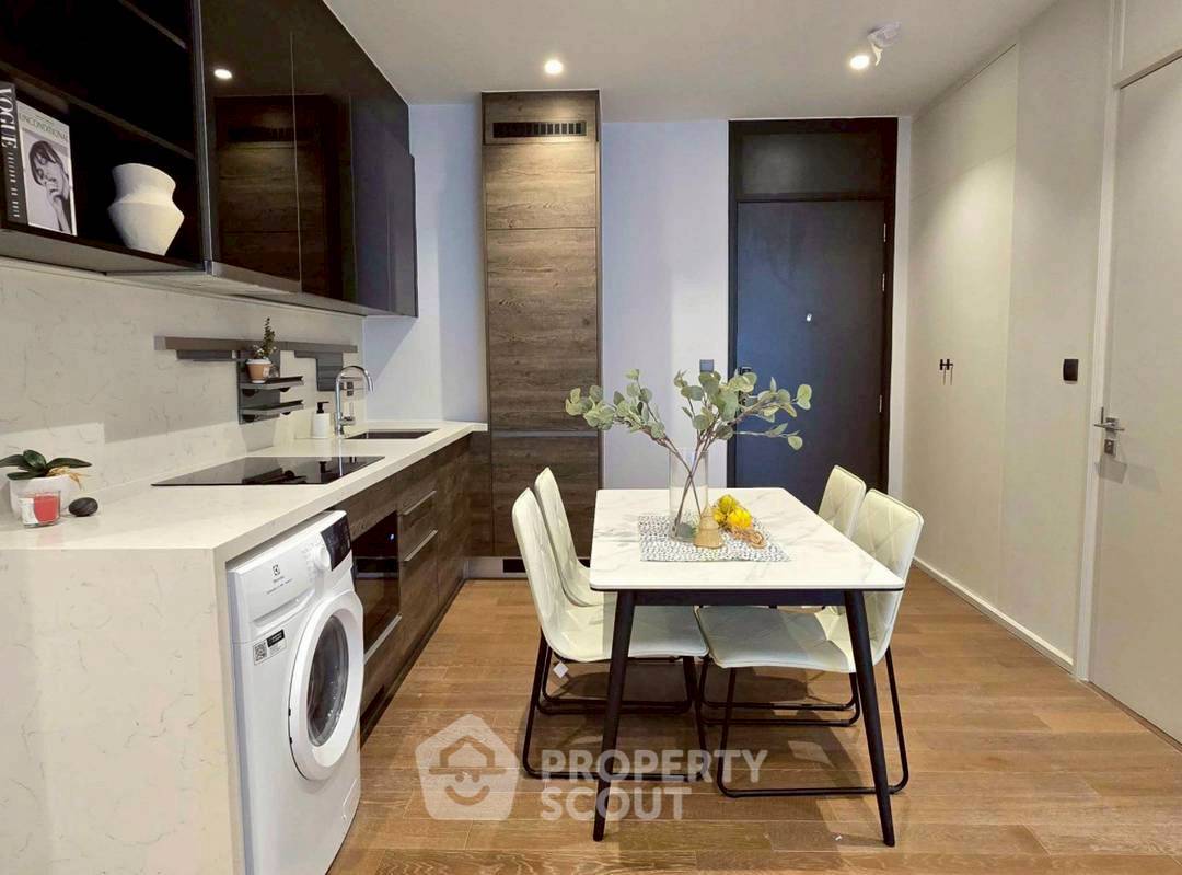 picture 2-BR Condo at Muniq Langsuan near BTS Ratchadamri (ID 2511817) - 4/10