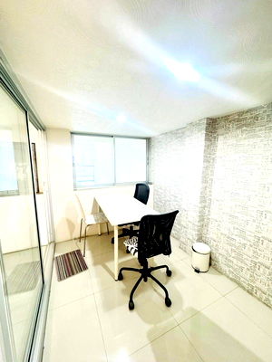 Townhouses for rent Phra Khanong : For rent, lease, commercial building, Sukhumvit 101/1, Wachirathamsathit, near BTS Punnawithi, affordable price. Interested? Line: @951qfbfi