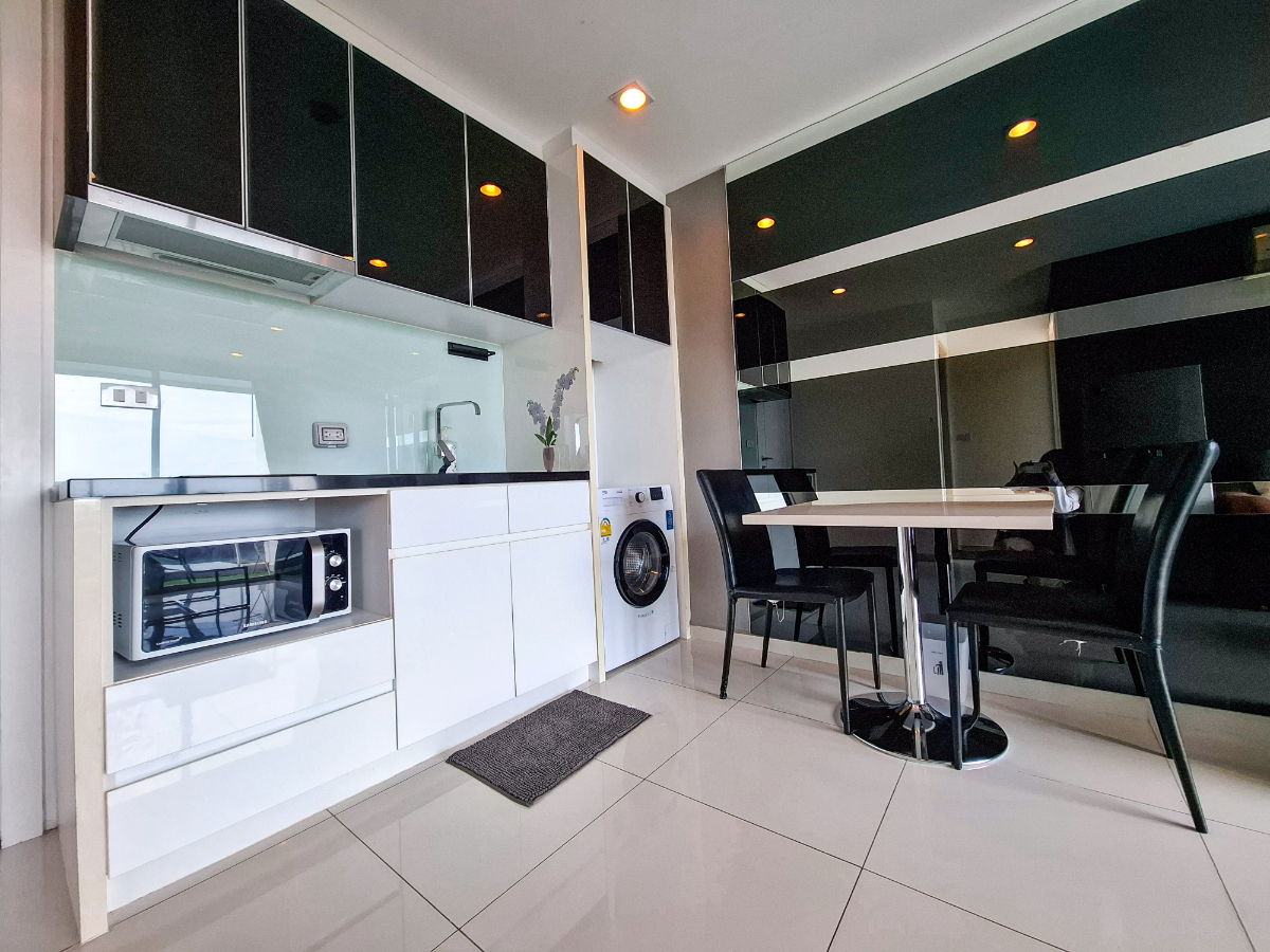 picture Forrent The Vision Pratumnak Pattaya condo | High Floor | Internet Included - 8/28