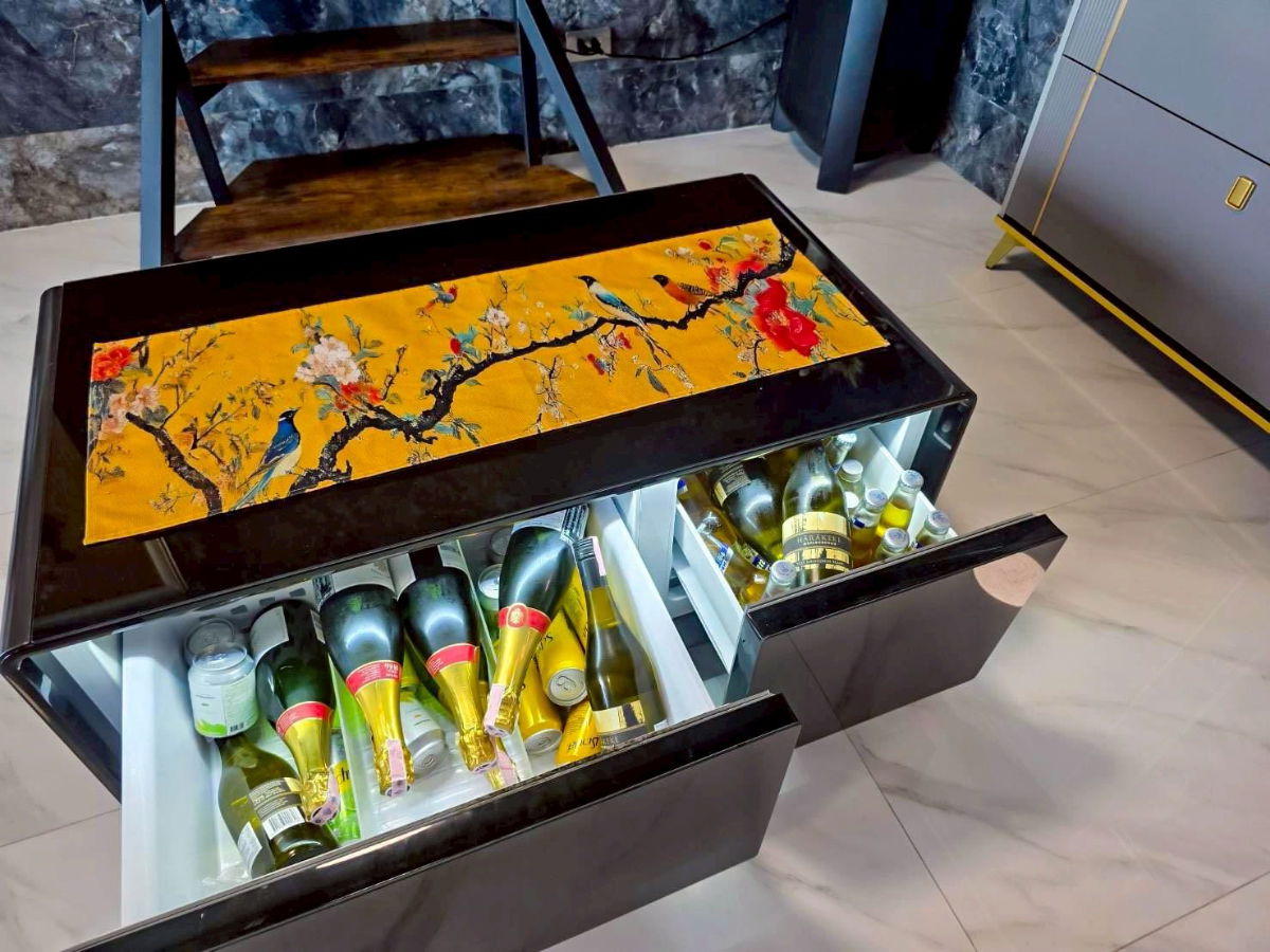 picture Selling View Talay 3B. Stunning ocean view, luxurious interior. The ultimate in luxury! - 4/16