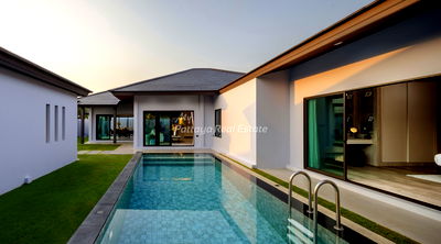 Houses for sale Chonburi : Company Name - 3 Bedrooms Pool Villa for sale in Baan Pattaya 6 HEBP603