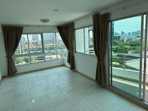 Supalai River Place Condo 9th floor 44 sq m. corner unit with river views from two sides can see Asiatique on the opposite bank