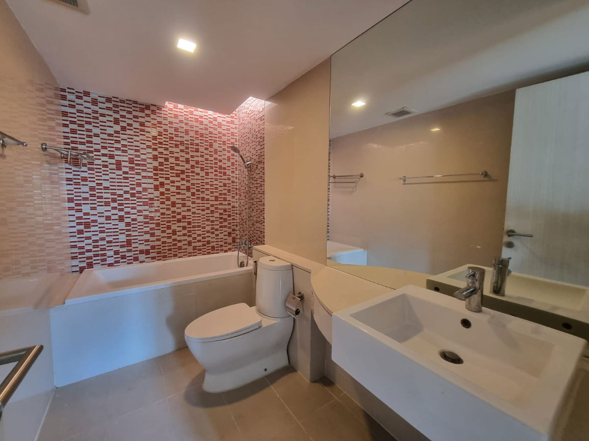 picture 1  Bed 1 Bath Small Dog Friendly Right Next to BIGC Ekkamai - 5/8