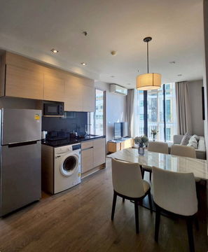 Park Origin PhromPhong ( Park 24 )