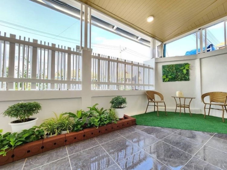 รูป 3-Bedroom Detached House for Sale – Mabprachan - รูปที่ 2/14