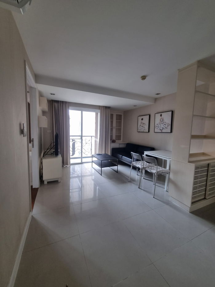 picture 1  Bed 1 Bath Small Dog Friendly Right Next to BIGC Ekkamai - 2/8