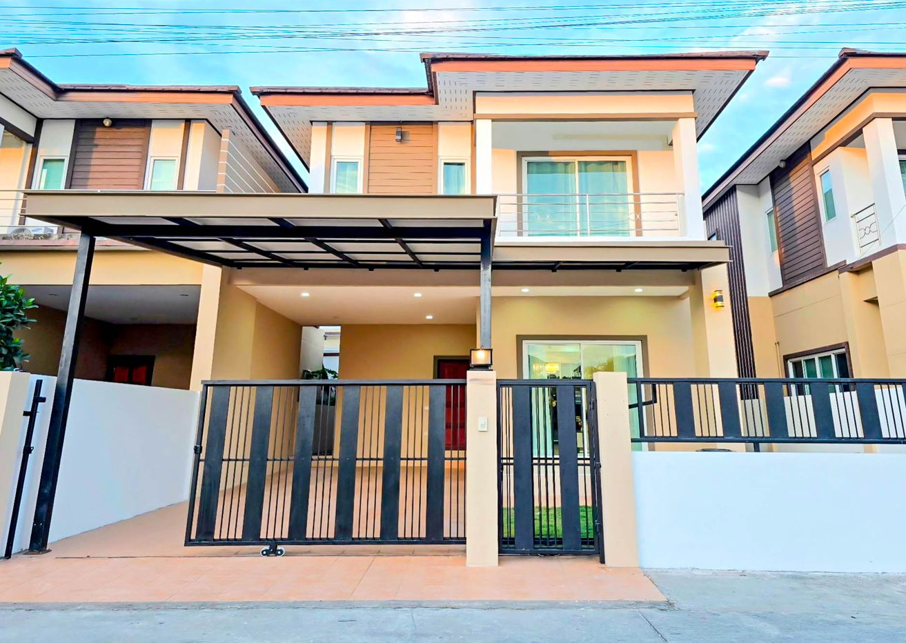 picture Modern Luxury 4-Bedroom House for Rent – East Pattaya - 1/19