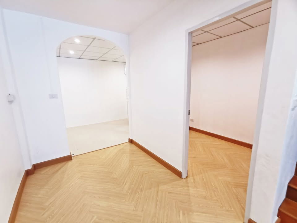 รูป 🏡 𝗛𝗢𝗨𝗦𝗘 𝗙𝗢𝗥 𝗦𝗔𝗟𝗘 | ทาวน์โฮม 3 ชั้น Baan Pongsirichai 1 บ้านพงษ์ศิริชัย 1 ⚡️ - รูปที่ 4/22