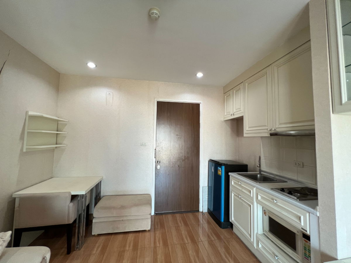 picture Ivy River Condominium, a riverside condo along the Chao Phraya River. River-view unit with full facilities, ready to move in. - 1/14