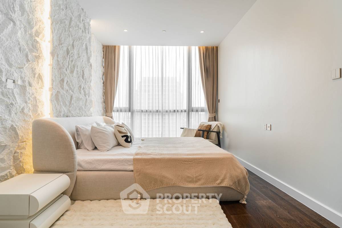 picture 3-BR Condo at Supalai Icon Sathon near MRT Si Lom (ID 2511895) - 12/25