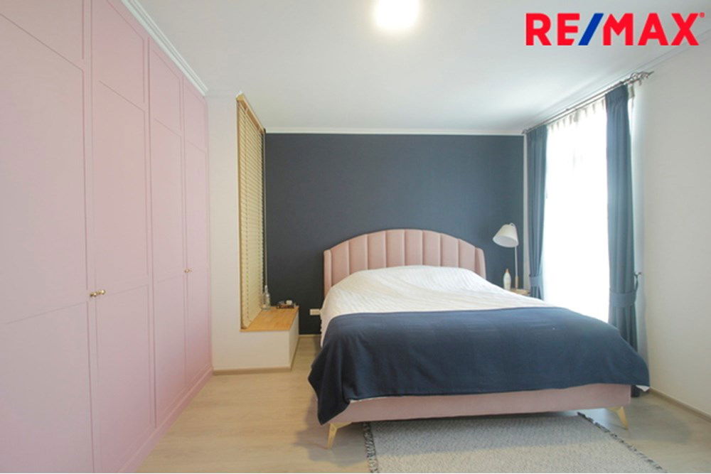 picture [920091004-215] Elegant Thai Townhouse in Prime Central Location! - 3/36