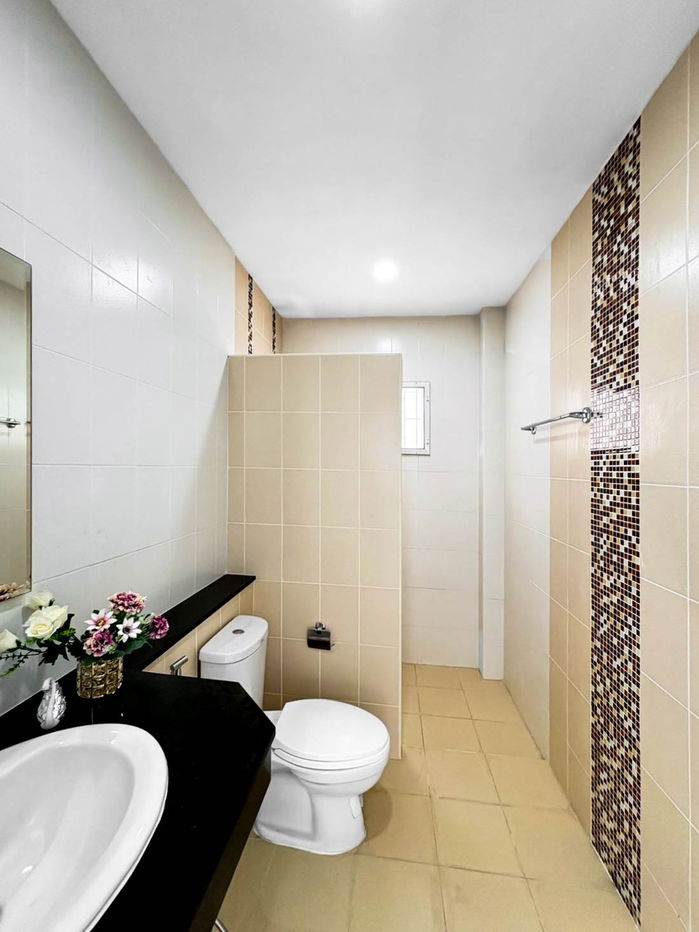 picture Modern Luxury 4-Bedroom House for Rent – East Pattaya - 16/19