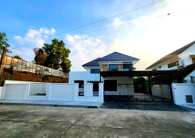 บ้านเดี่ยว สถานีขนส่งกรุงเทพฯ (สายใต้ใหม่) : ขาย - บ้านมือสองตกแต่งใหม่ โครงการ กฤษดานคร20 ปิ่นเกล้า 