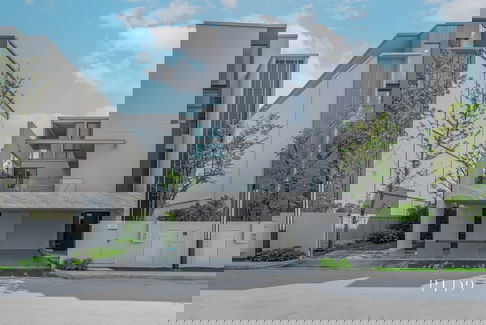 🏡 VIVE 2 Krungthep Kreetha for sales  A Warm & Elegant Home for Meaningful Family Living  📍 Prime Krungthep Kreetha Road | Sold-out Project