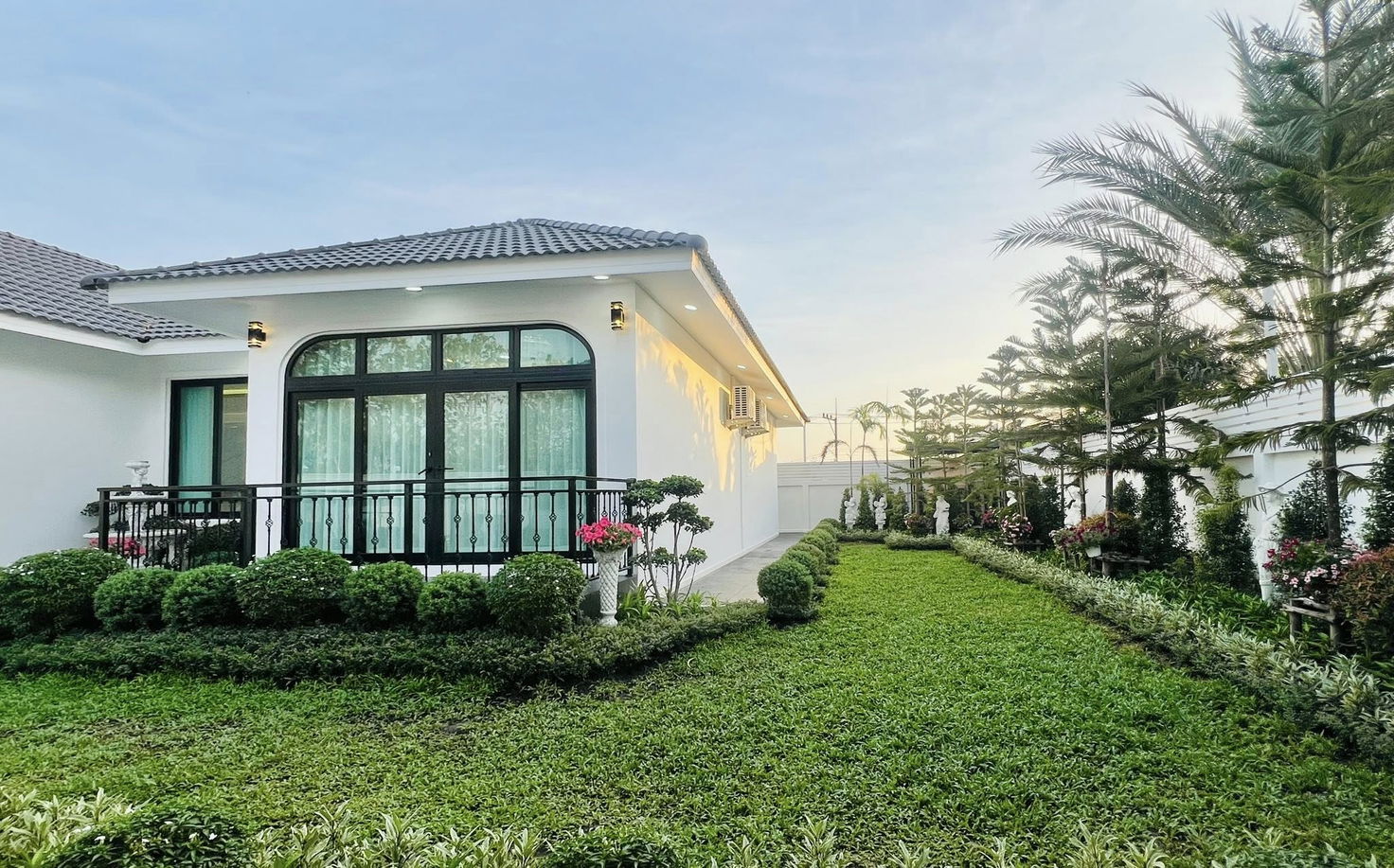 picture Modern Luxury Pool Villa for Sale – Mabprachan Area - 30/31