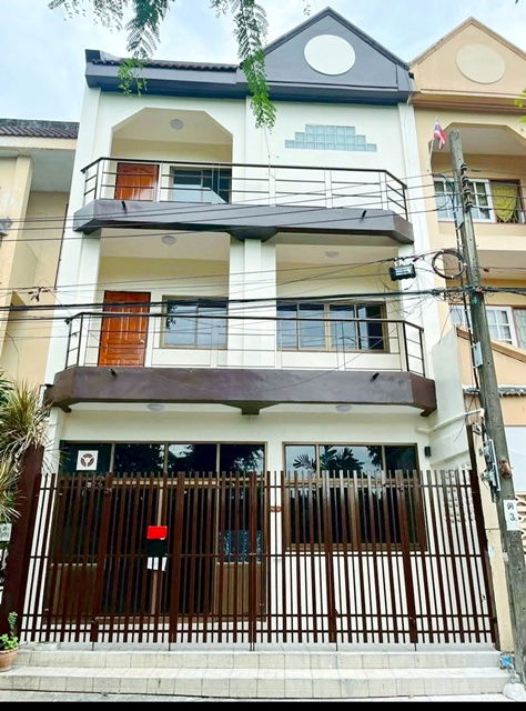 รูป สุขุมวิท 50 BTS พระโขนง 890ม. BTSอ่อนนุช 1กม. ให้เช่าทาวน์เฮ้าส์ 3 ชั้น 20 ตร.วา. 240 ตร.ม. รร.นานาชาติ เซนต์แอนดรูส์ฯ กรุงเทพ 1.1 กม. - รูปที่ 4/8