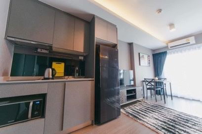 picture Lovely cosy room, near sky train, fully furnished - 3/16