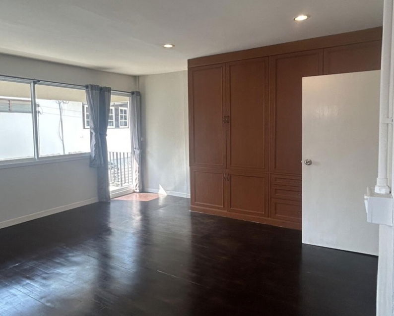 picture For Rent Single House 2 storeys at Suthisan, Soi Chokamnouy - 3/11