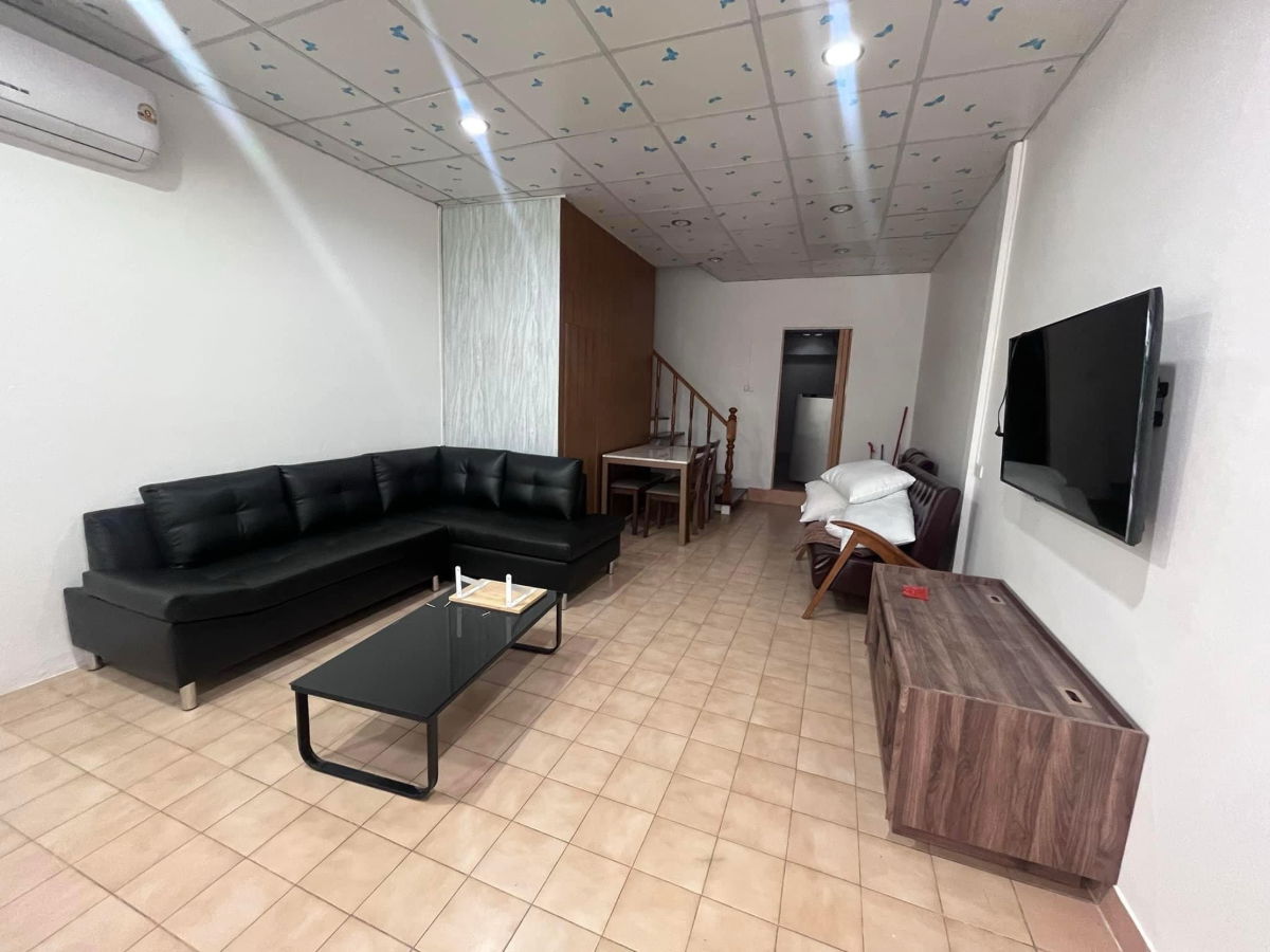 รูป 🏡 ให้เช่าทาวน์เฮ้าส์ 2 ชั้น – ห้วยขวาง / ประชาราษฎร์บำเพ็ญ 📍 ทำเลดี ใจกลางเมือง เดินทางสะดวก 🚆 ใกล้ MRT ห้วยขวาง - รูปที่ 2/7