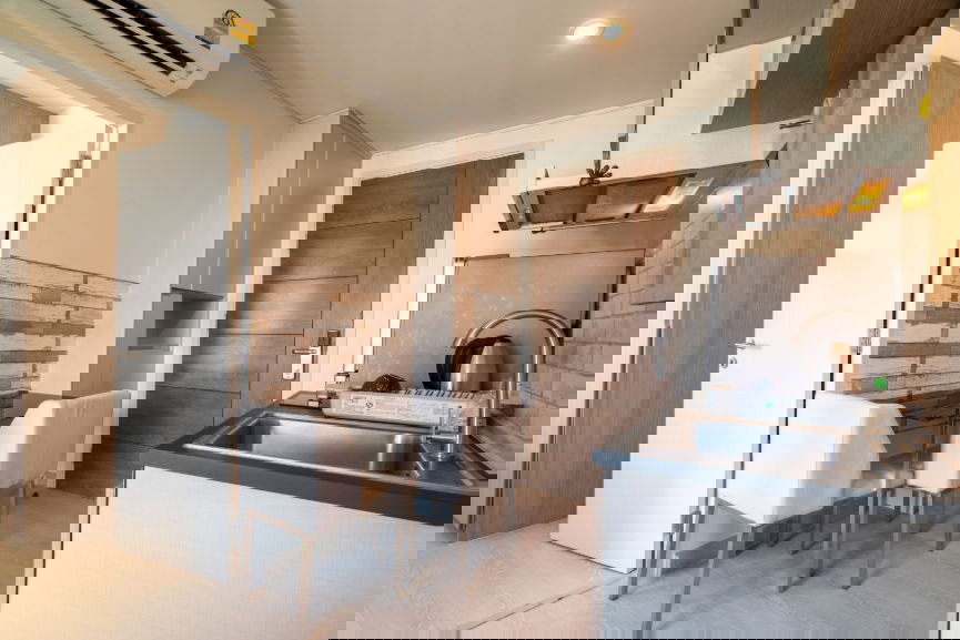 picture 🏙️Best Price and Modern 1BR Condo in On Nut | Near On Nut BTS, Ready to Move In - U2000265 - 8/12