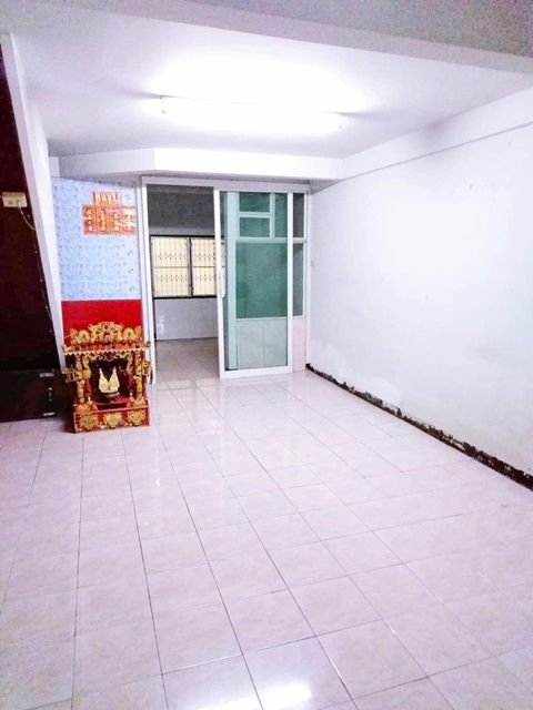 รูป กำนันแม้น24-32 ให้เช่าทาวน์เฮ้าส์ 2ชั้น 16ตรว. 140 ตรม 2นอน 2น้ำ 1-2แอร์ กัลปพฤกษ์ BTS วุฒากาศ 4กม. - รูปที่ 3/8