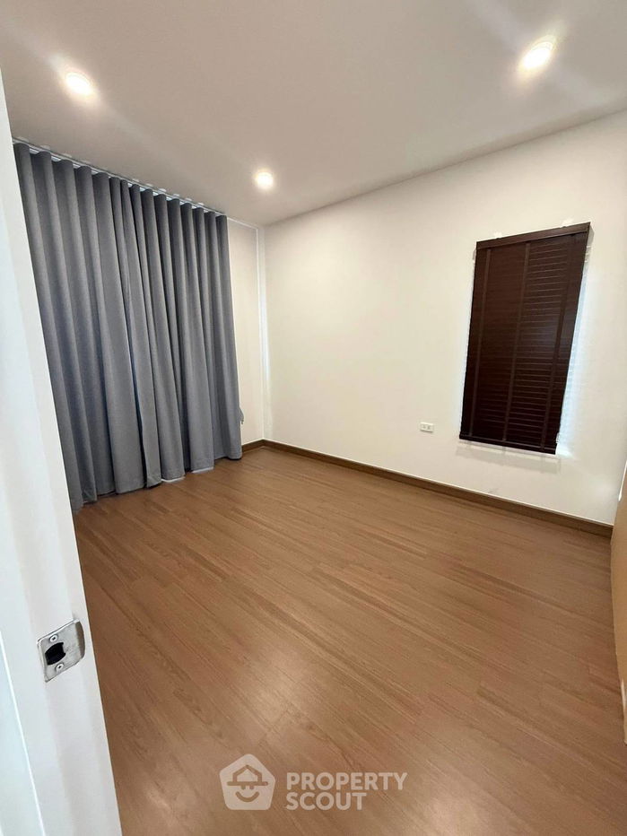 รูป บ้าน 4-ห้องนอน ที่ บริทาเนีย บางนา - ศรีวารี ใน ศีรษะจรเข้ใหญ่ (ID 2511190) - รูปที่ 11/20