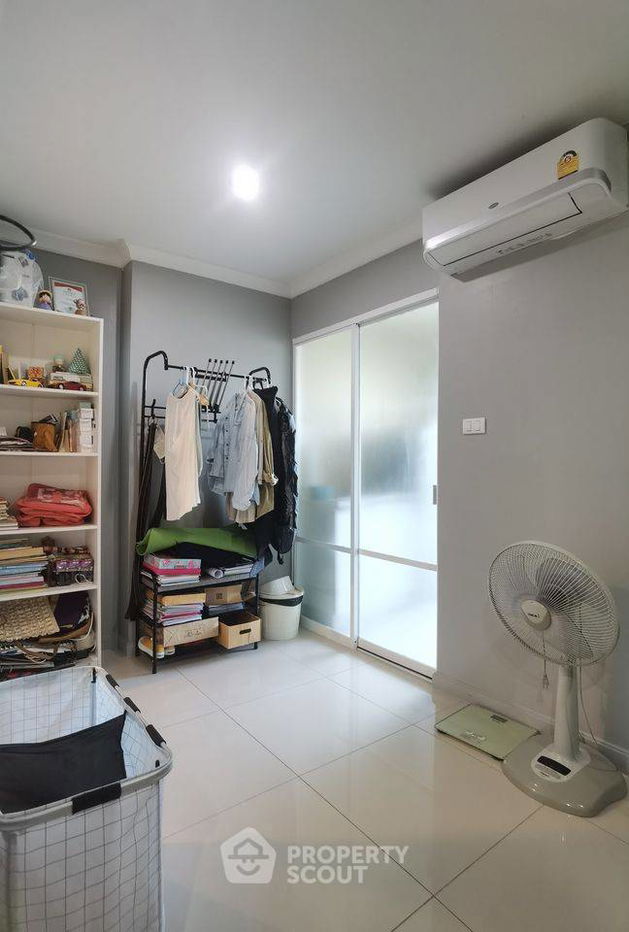 picture 1-BR Condo at Lumpini Place Rama 9–Ratchada near MRT Phra Ram 9 (ID 993285) - 7/12