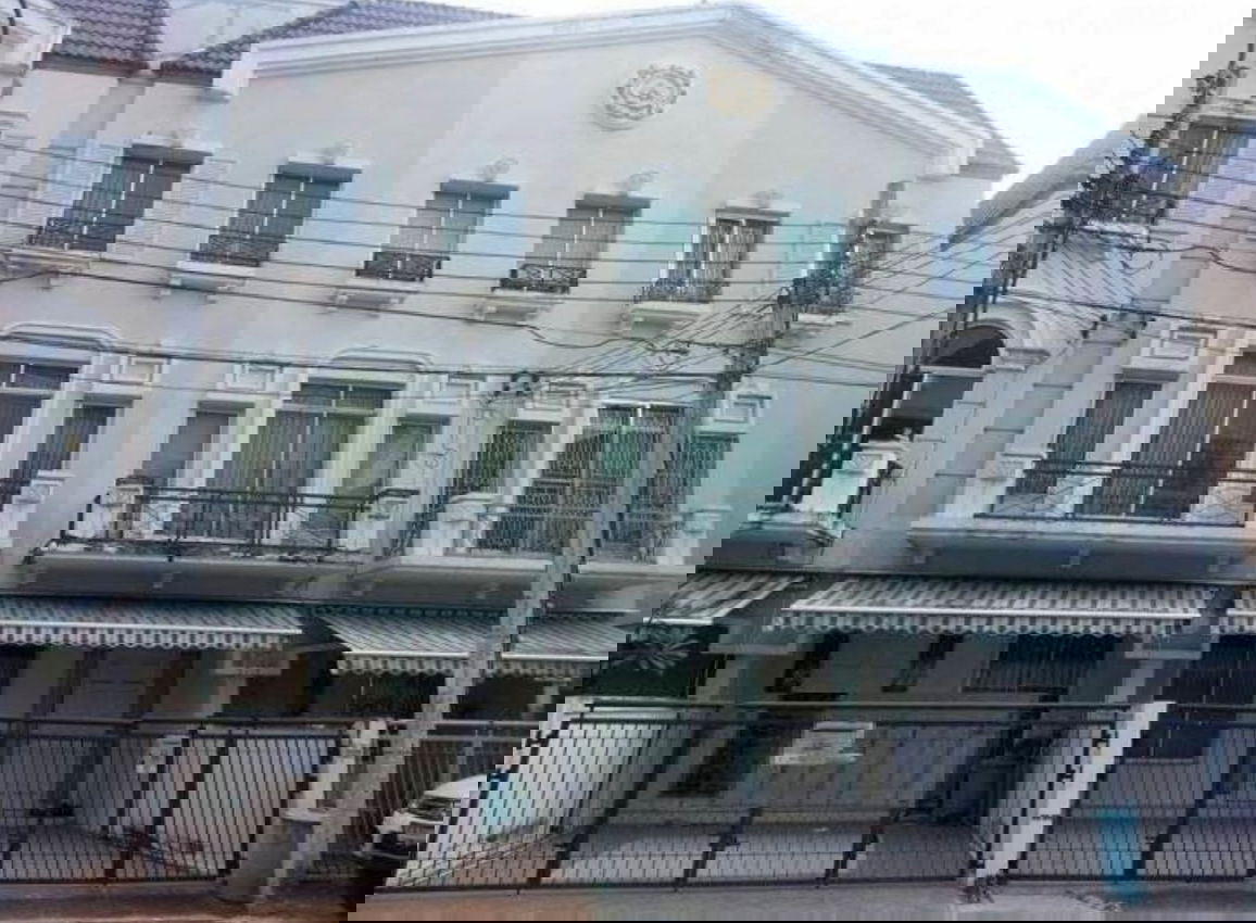 รูป ขาย ซื้อ ทาวน์โฮม เกษตร นวมินทร์ บ้านกลางเมือง สวิสทาวน์ เกษตร-นวมินทร์ Baan Klang Muang Swiss Town Kaset-Nawamintr ราคาถูก 3.XX สนใจ Line: @951qfbfi - รูปที่ 2/8