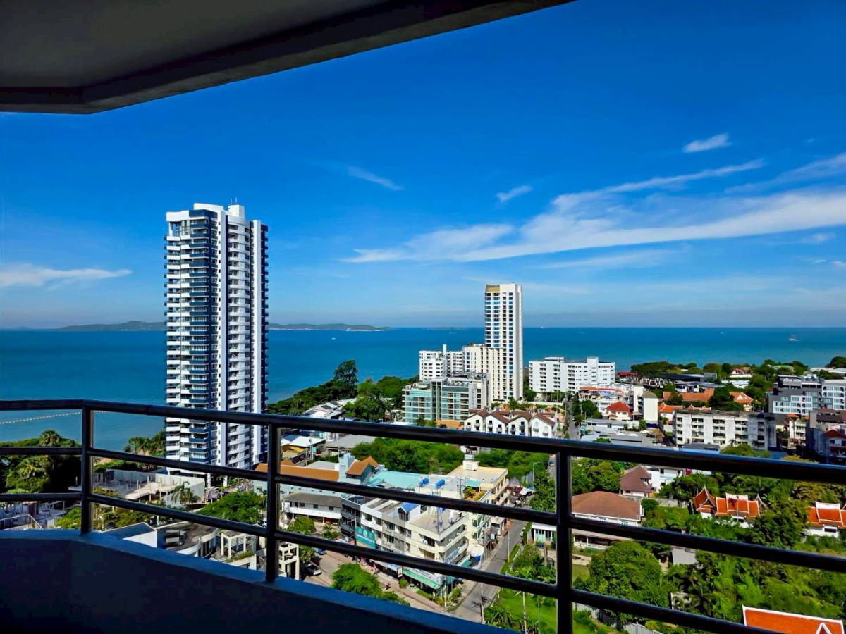 picture Selling View Talay 3B. Stunning ocean view, luxurious interior. The ultimate in luxury! - 14/16