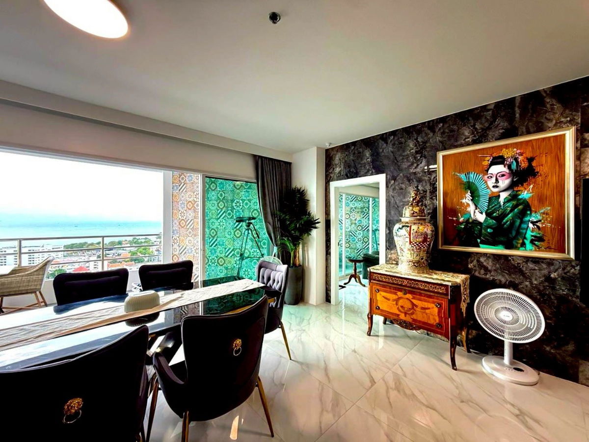 picture Selling View Talay 3B. Stunning ocean view, luxurious interior. The ultimate in luxury! - 2/16