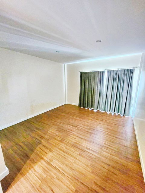 รูป ให้เช่าทาวน์เฮาส์หรู 3 ชั้น รามคำแหง 140–146 สุขาภิบาล 3 และวงแหวนตะวันออก ใกล้รถไฟฟ้า MRT สัมมากร เพียง 700 ม. เตรียมอุดมศึกษาน้อม 475 ม. - รูปที่ 8/8