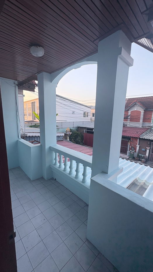 picture Townhouse for rent in Arunthorn Village, 7,500 THB/month. - 10/10