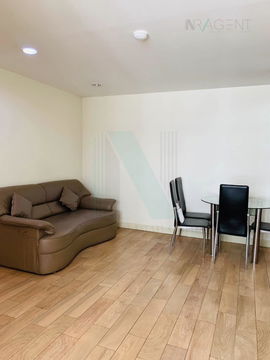 ขายคอนโด เดอะ สเตชั่น สาทร-บางรัก คอนโดมิเนียม 2ห้องนอน ชั้น5 อาคารA ใกล้ Robinson บางรัก